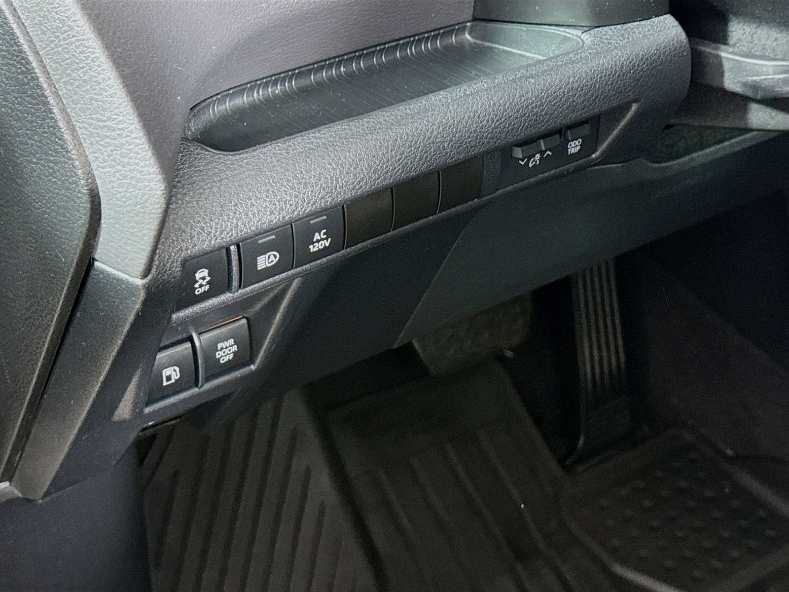 Certified 2022 Toyota Sienna XLE Woodland Edition AWD/4WD image 10