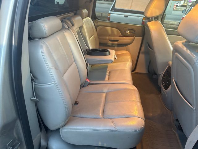 Used 2008 Chevrolet Avalanche LTZ AWD/4WD image 14