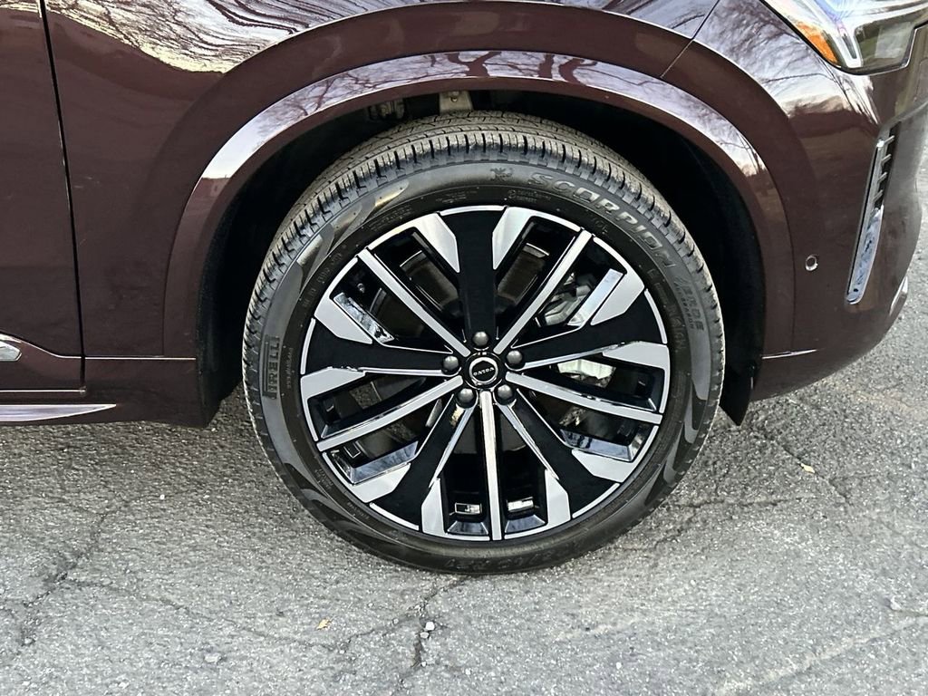 Certified 2025 Volvo XC90 T8 Ultra image 13