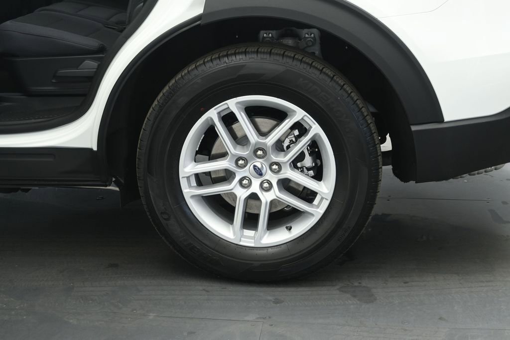 New 2026 Ford Explorer Active RWD image 23