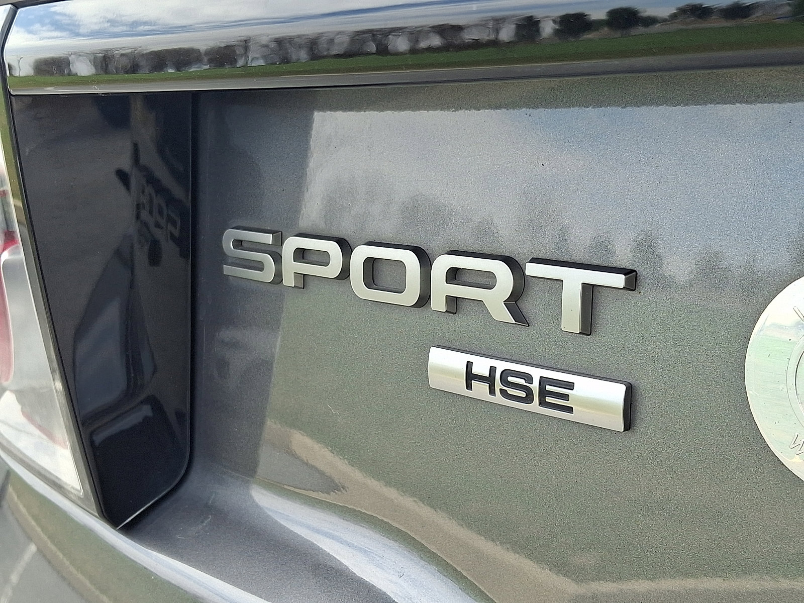 Used 2018 Land Rover Discovery Sport HSE image 30