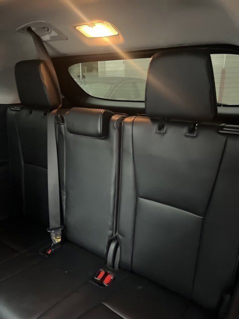 Used 2024 Toyota Highlander Platinum image 9