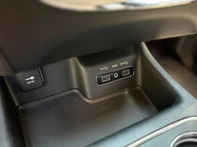 Used 2018 Dodge Durango SXT w/ 3rd Row Seating Group image 25