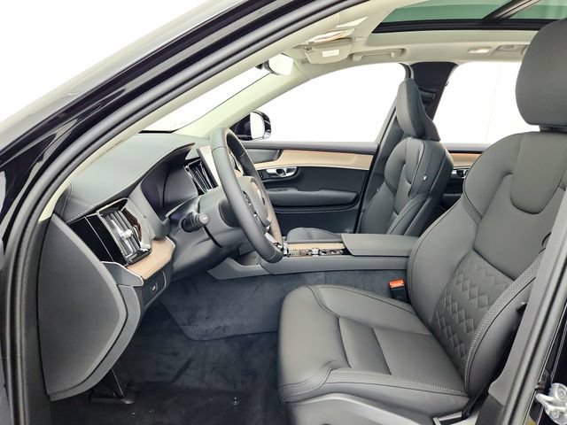 New 2026 Volvo XC90 B6 Plus w/ Protection Package AWD/4WD image 17