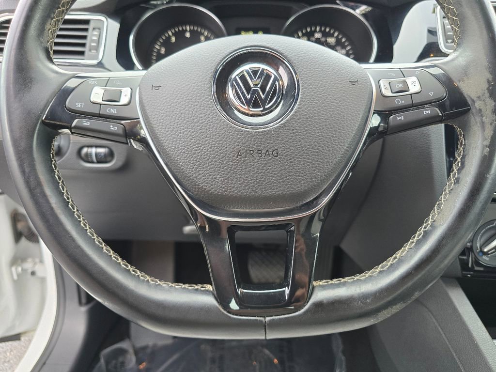 Used 2016 Volkswagen Jetta Sport FWD image 31