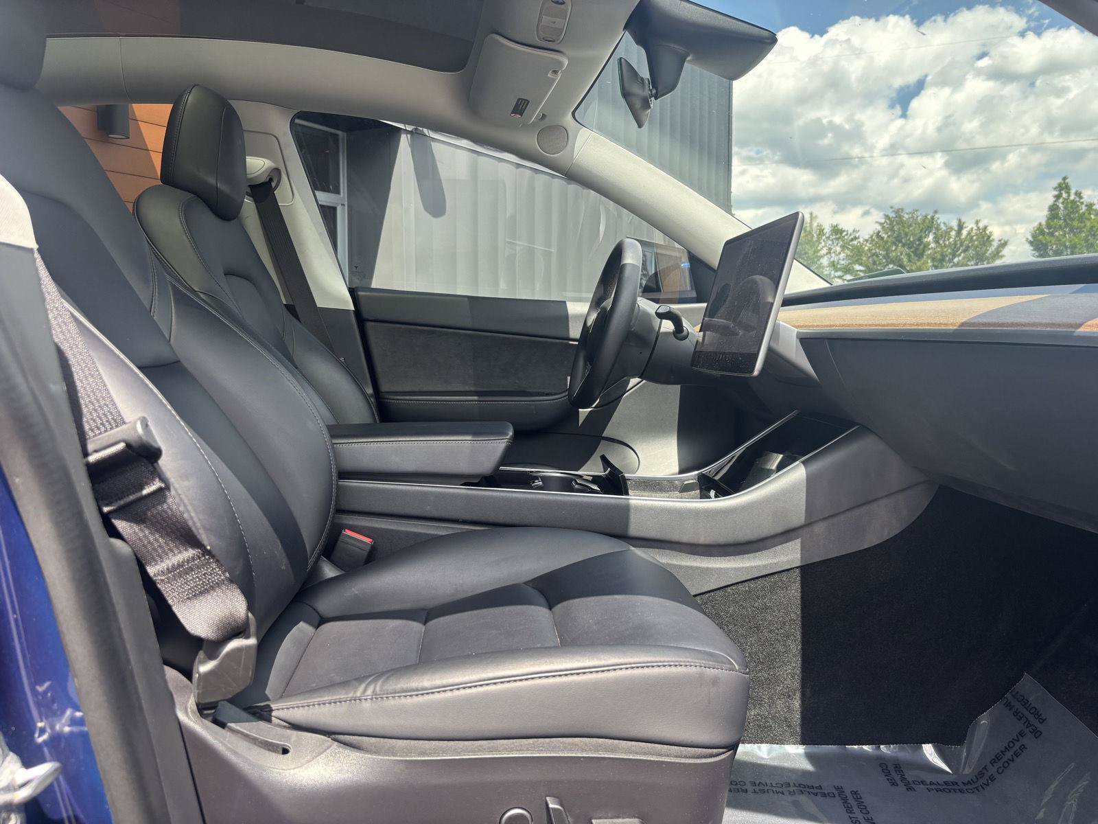 Used 2021 Tesla Model Y Long Range AWD/4WD image 23