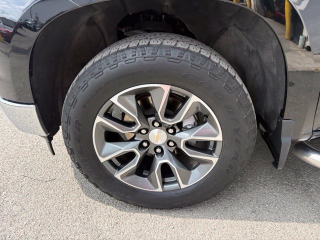 Used 2024 Chevrolet Silverado 1500 LT AWD/4WD image 13