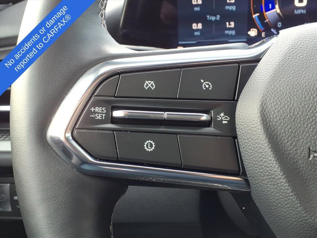 Used 2025 Chevrolet Traverse LT image 28