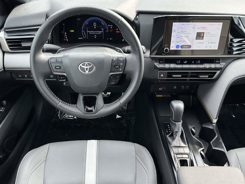 Used 2025 Toyota Camry SE w/ Convenience Package AWD/4WD image 13