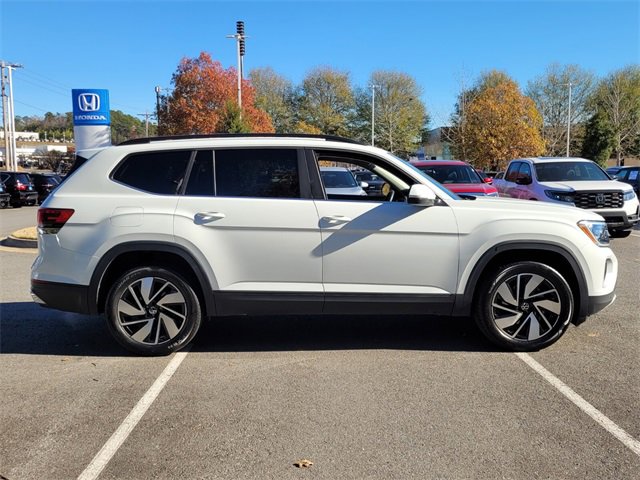 Used 2024 Volkswagen Atlas SE image 2