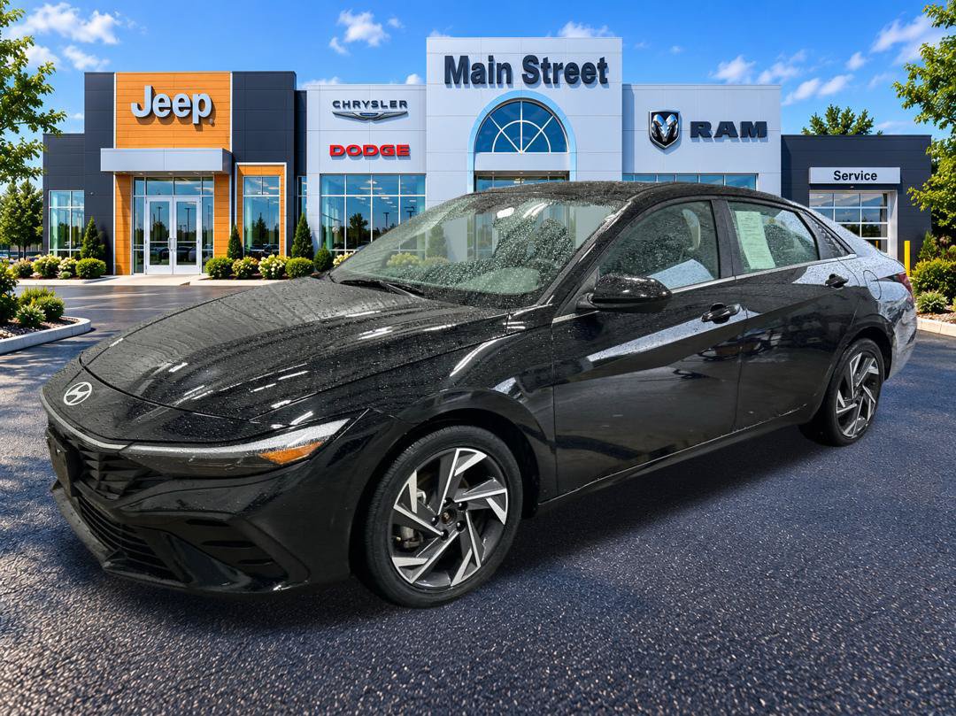 Used 2025 Hyundai Elantra SEL FWD image 1