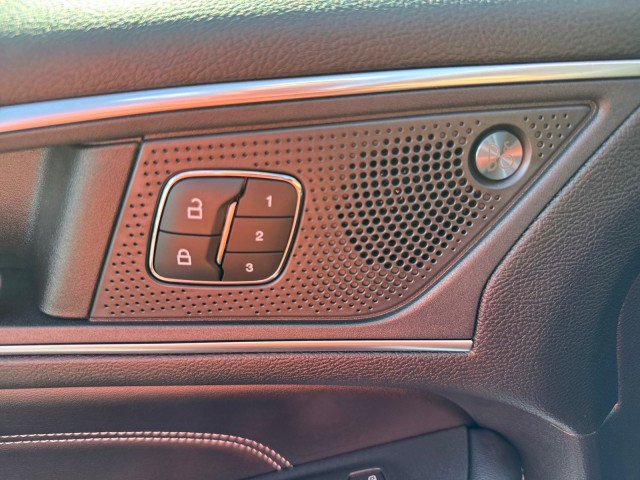 Used 2022 Ford Edge Titanium image 21