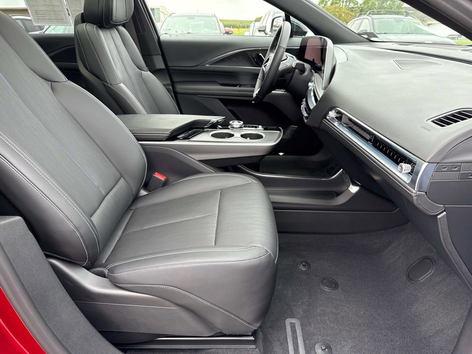 Used 2024 Cadillac Lyriq Luxury w/ LPO, Floor Liner Package image 19