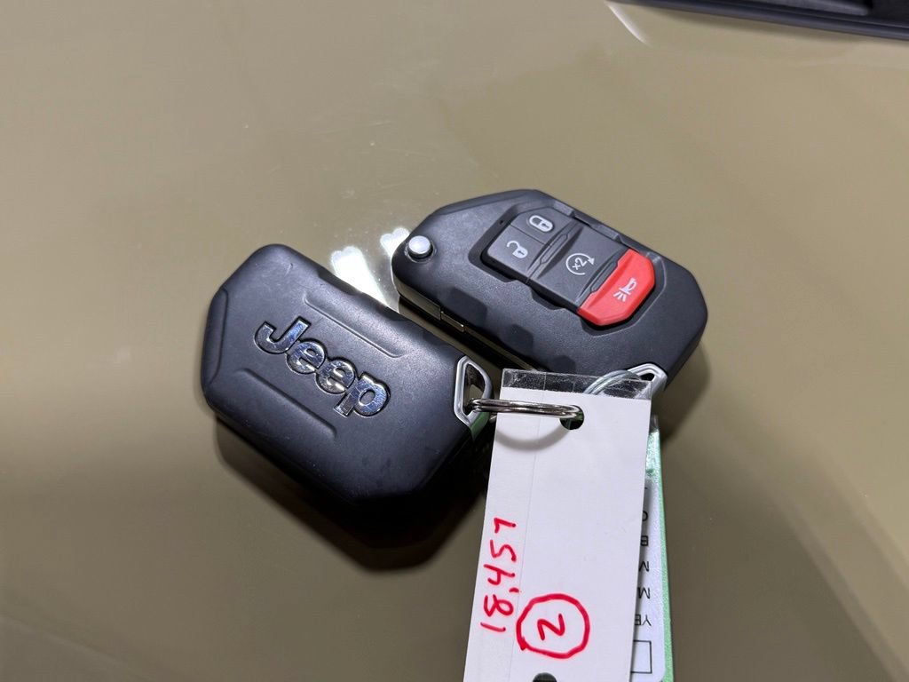 Certified 2025 Jeep Gladiator Sport AWD/4WD image 34