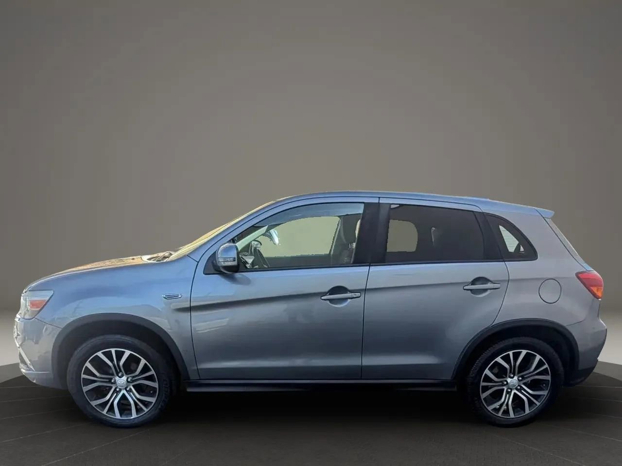 Used 2018 Mitsubishi Outlander Sport ES AWD/4WD image 8