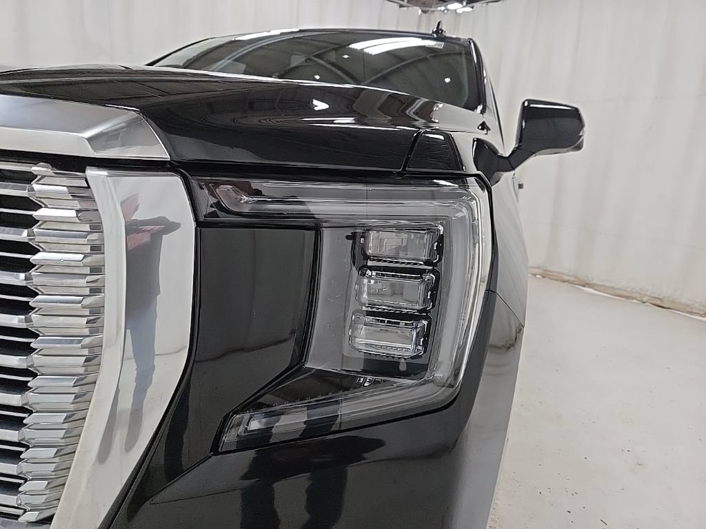 Used 2021 GMC Yukon XL Denali AWD/4WD image 23