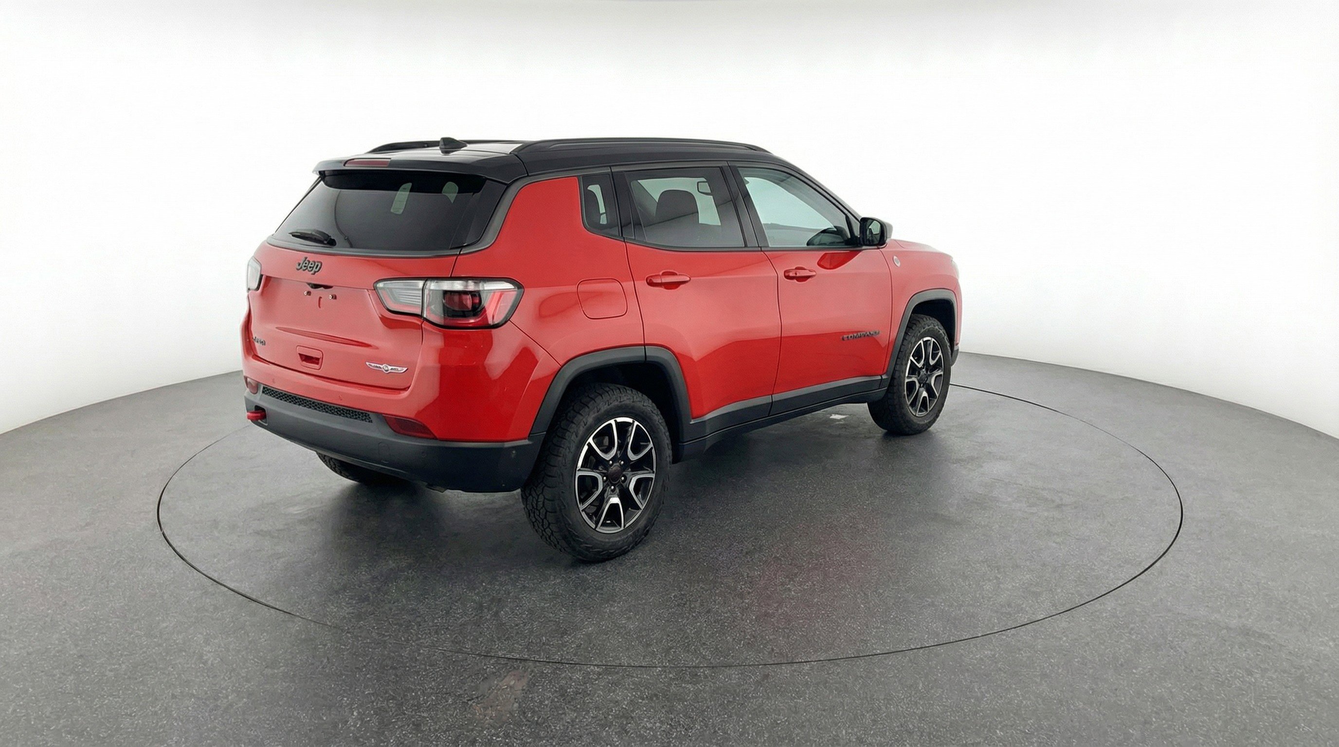 Used 2025 Jeep Compass Trailhawk AWD/4WD image 9