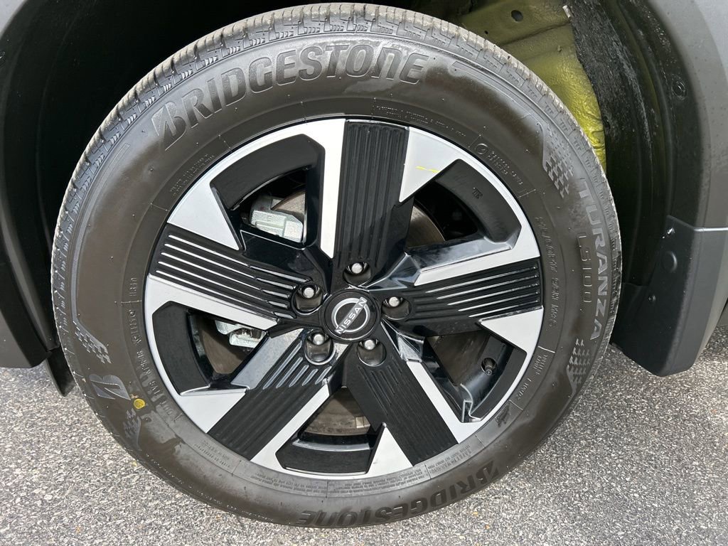 Used 2025 Nissan Kicks SR FWD image 41