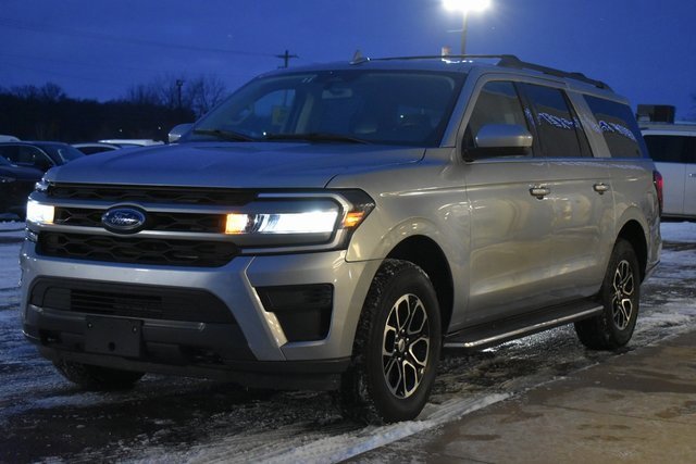 Used 2023 Ford Expedition Max XLT image 12