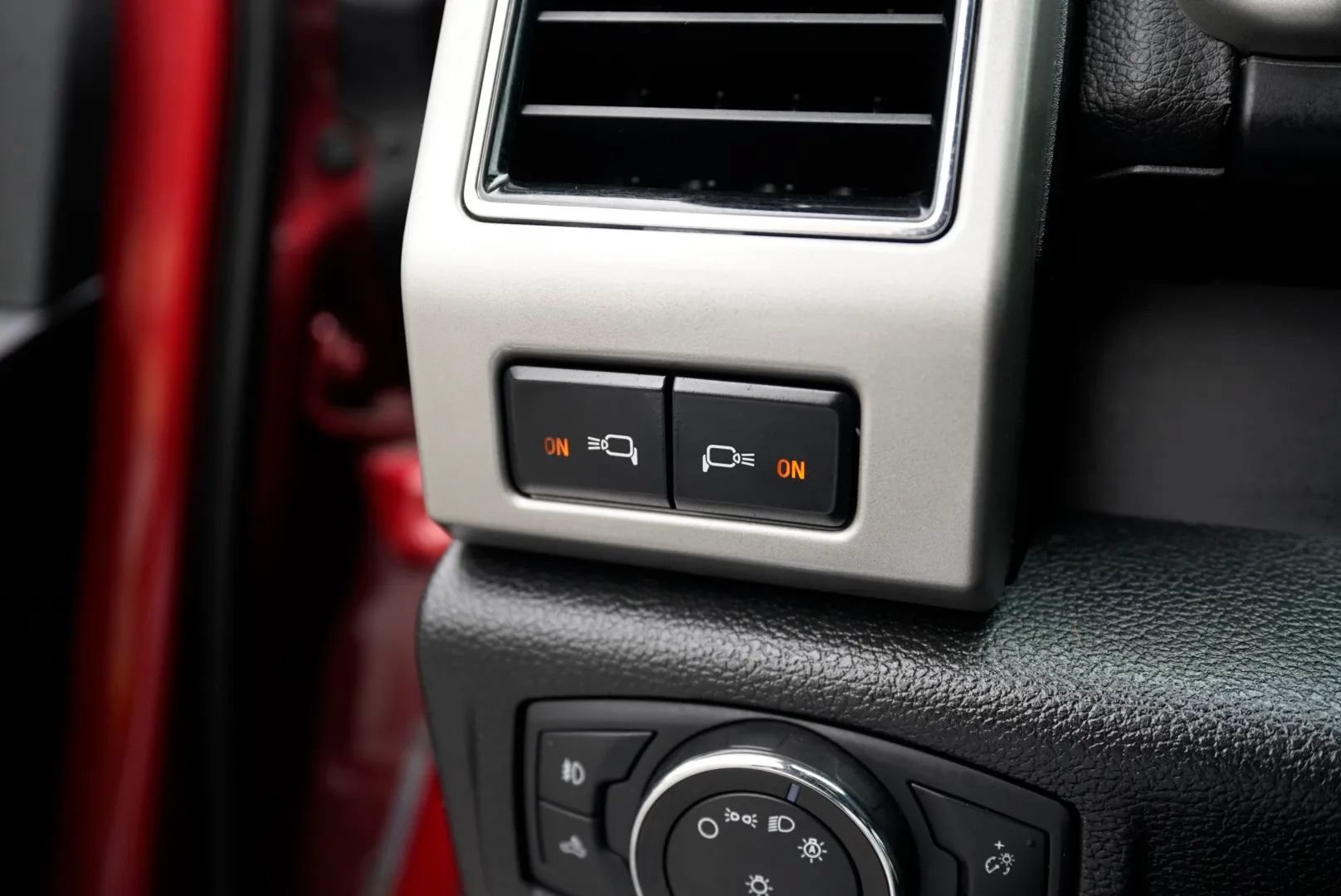 Used 2019 Ford F150 Lariat AWD/4WD image 26