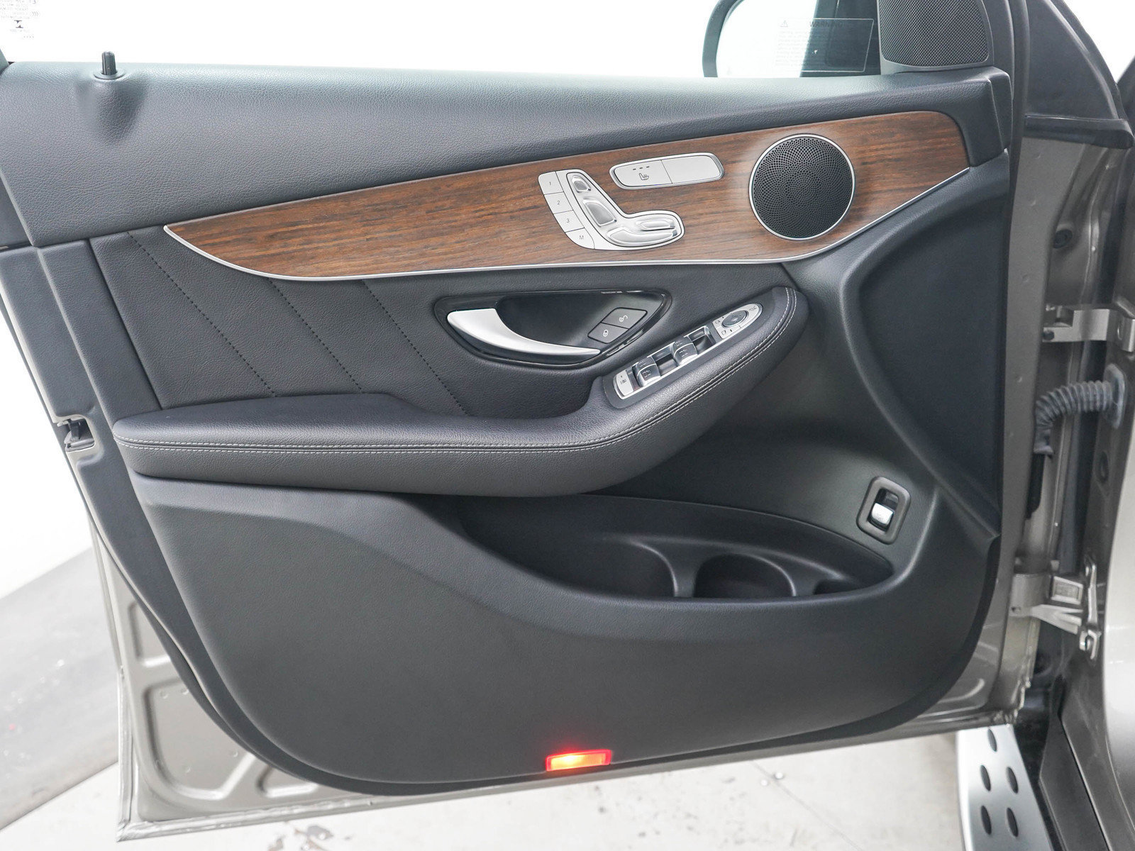 Used 2021 Mercedes-Benz GLC 300 4MATIC image 20