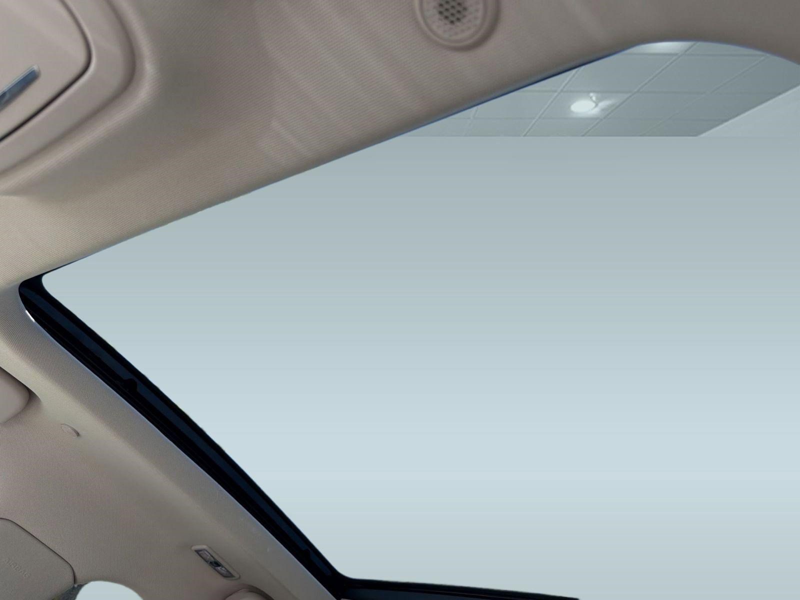 Used 2020 Lincoln Corsair FWD w/ Premium Package image 16