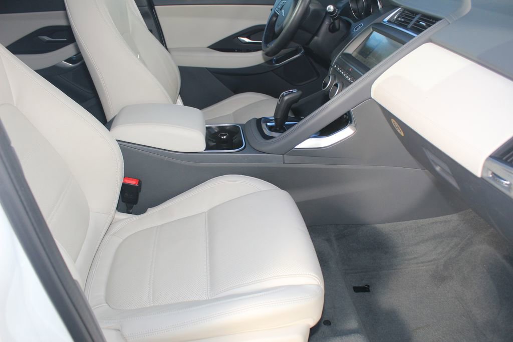 Used 2020 Jaguar E-PACE AWD/4WD image 3