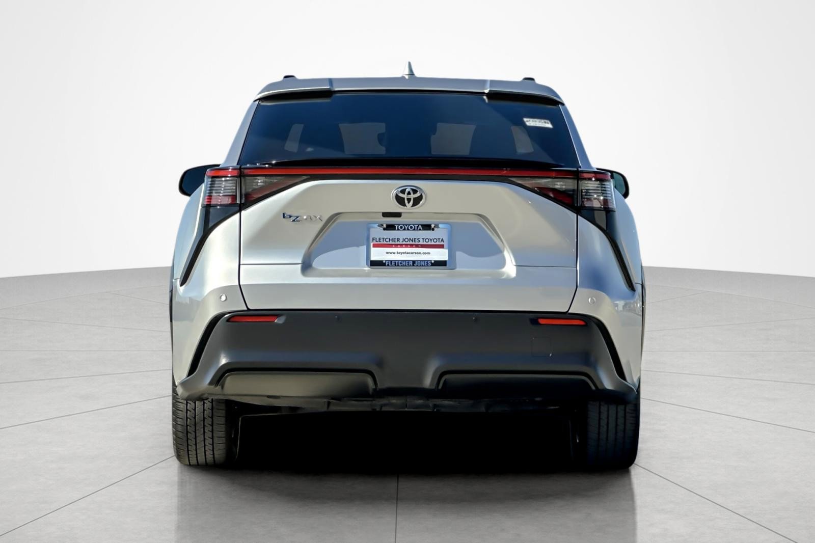 Used 2023 Toyota bZ4X XLE w/ Weather Package image 4