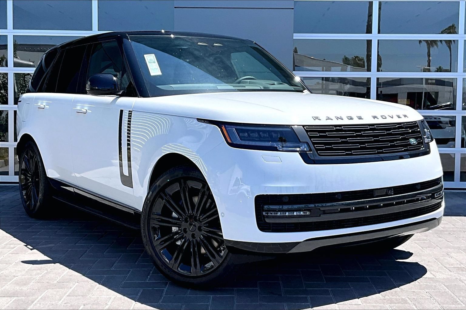 New 2026 Land Rover Range Rover SE AWD/4WD image 2