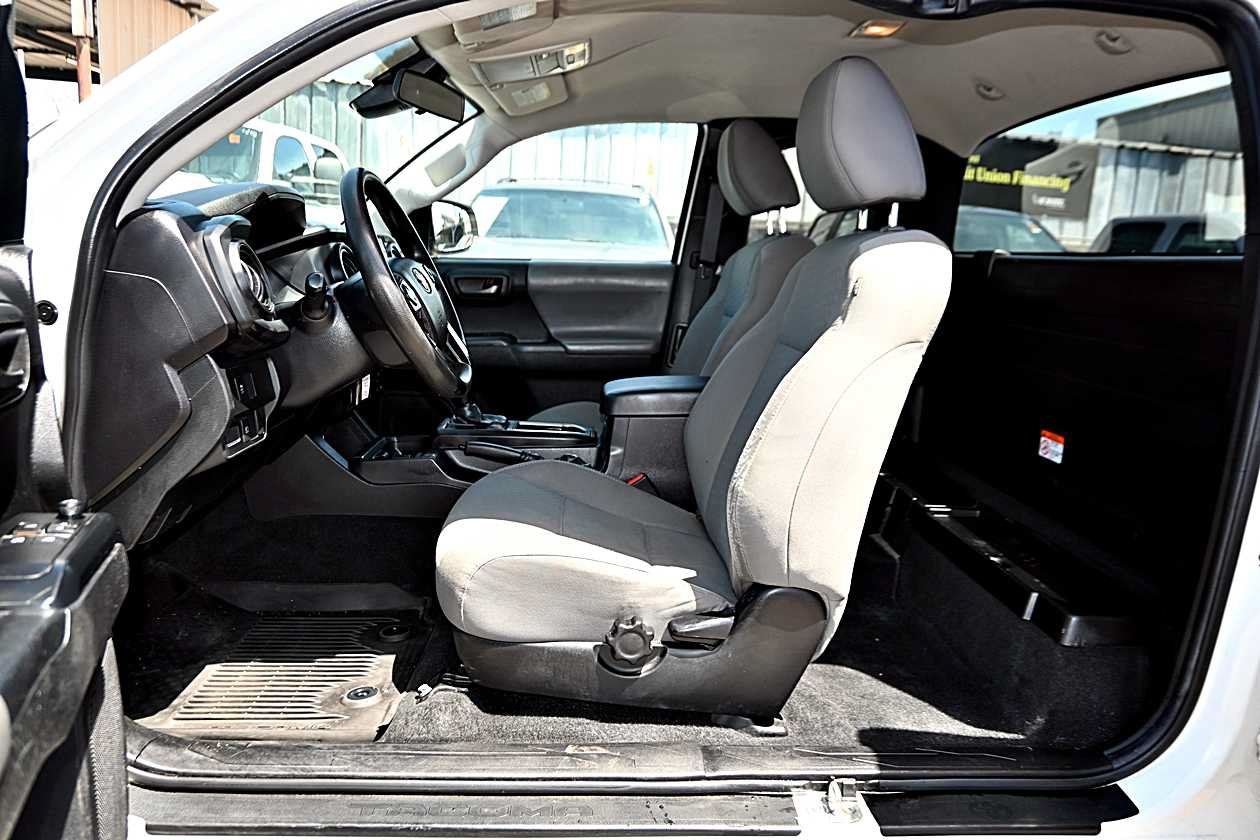 Used 2022 Toyota Tacoma SR RWD image 8