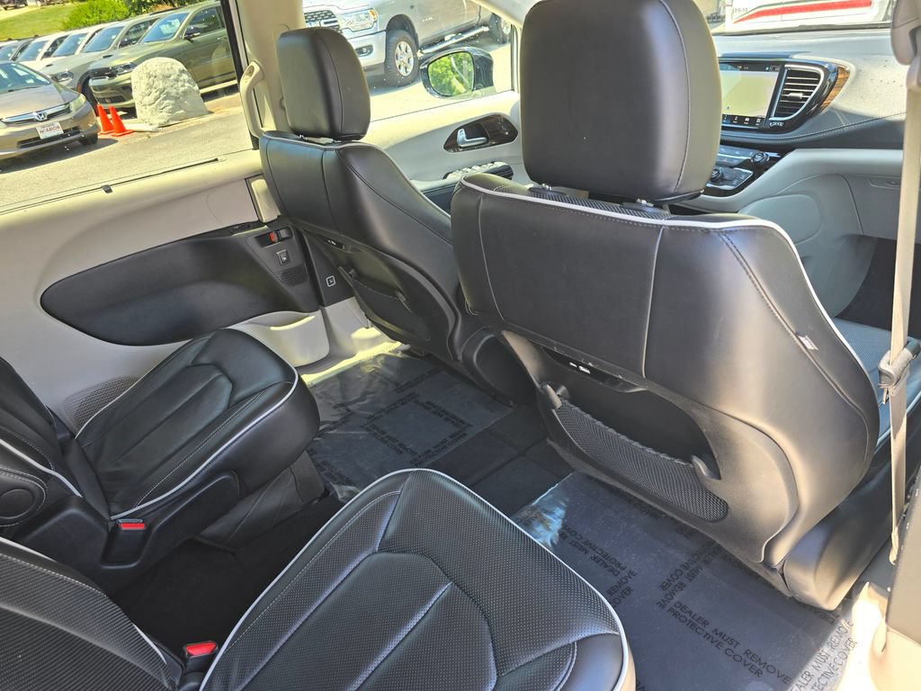 Used 2024 Chrysler Pacifica Limited FWD image 28