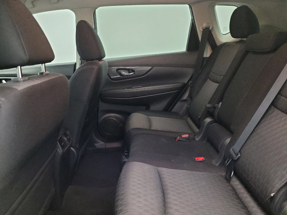 Used 2017 Nissan Rogue S FWD image 18