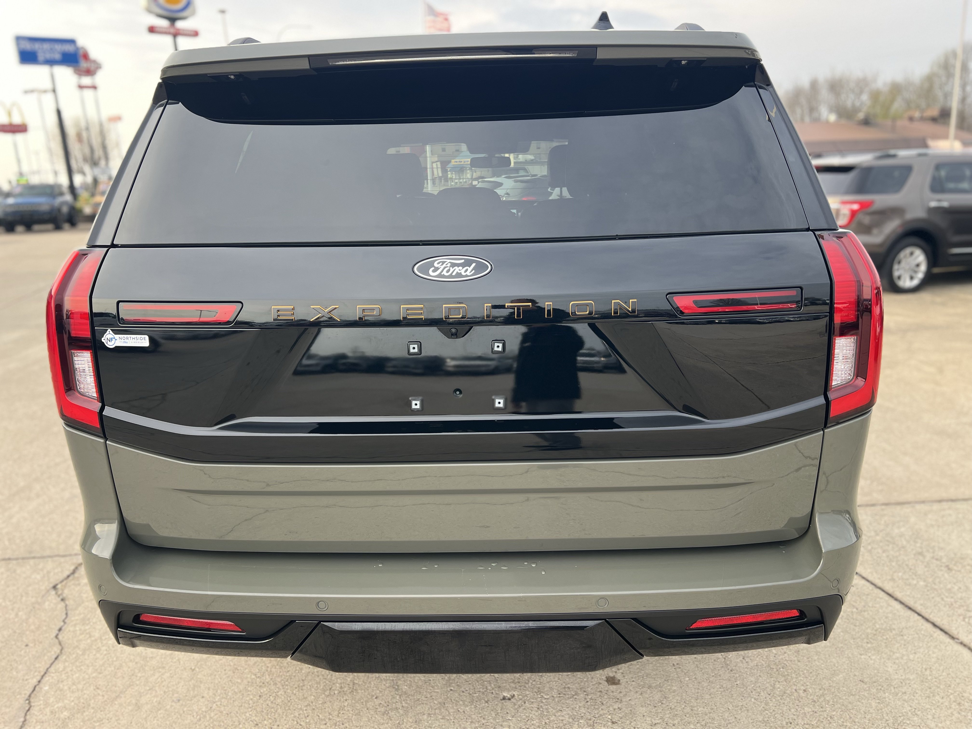 Used 2025 Ford Expedition Tremor AWD/4WD image 7