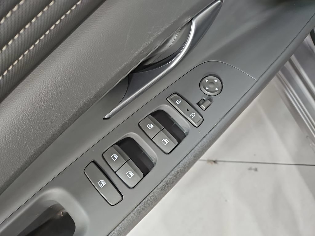 Certified 2023 Hyundai Elantra SEL w/ Convenience Package FWD image 13