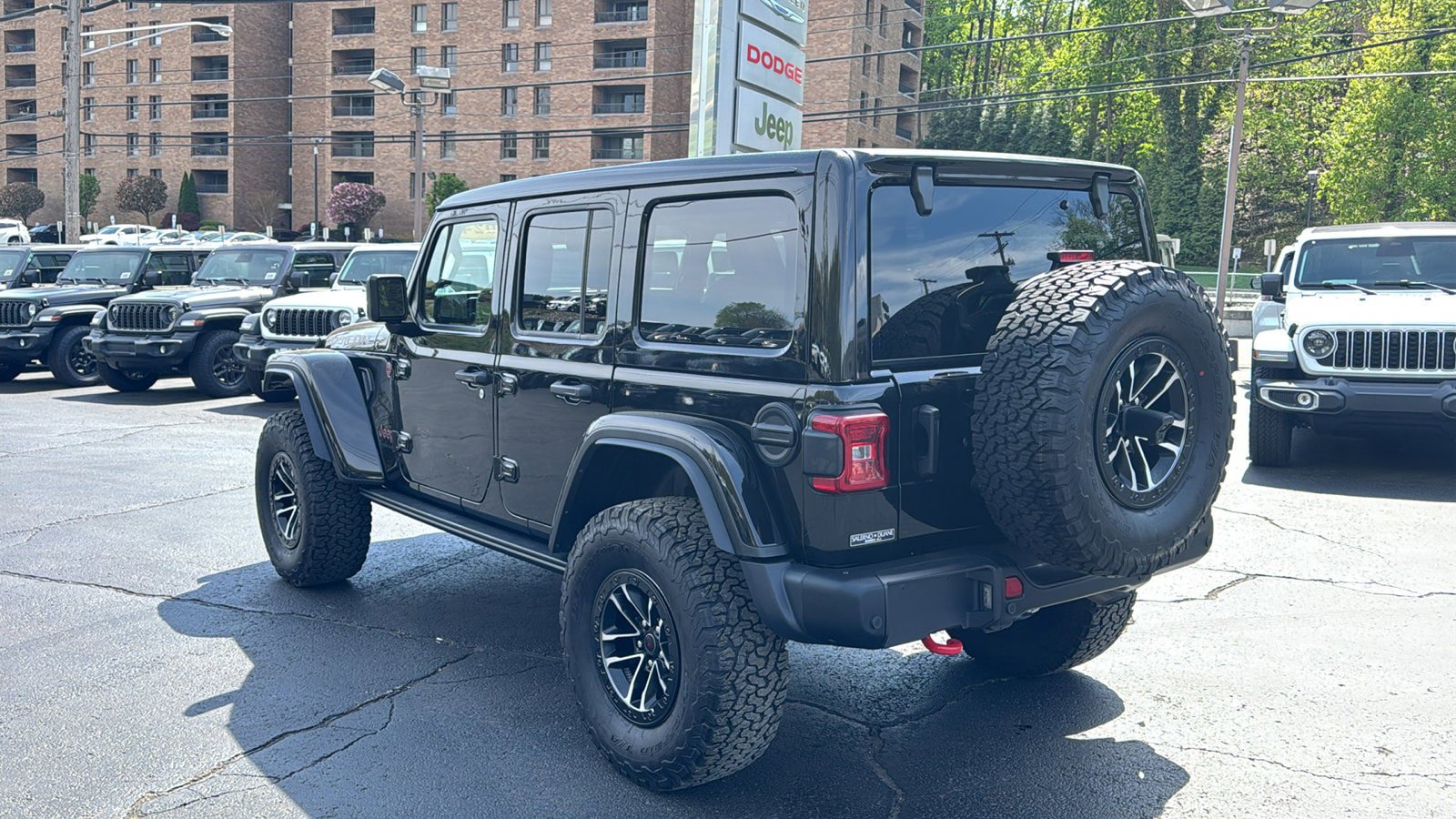 Certified 2024 Jeep Wrangler Unlimited Rubicon AWD/4WD image 5