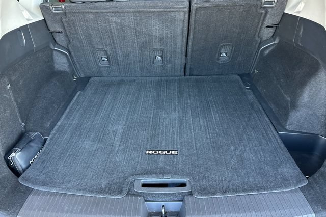 Used 2024 Nissan Rogue SV FWD image 17