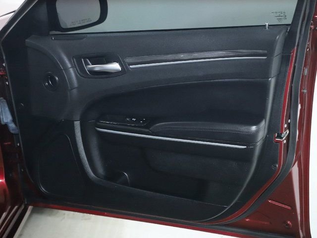 Used 2022 Chrysler 300 Touring w/ Sport Appearance Package image 31