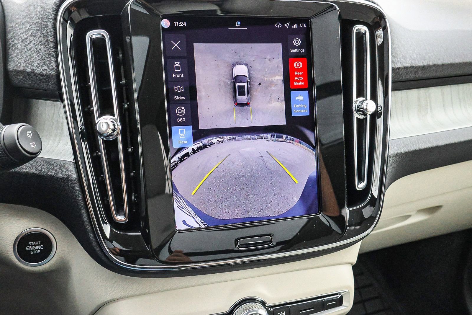 Used 2026 Volvo XC40 B5 Plus w/ Protection Package Premier image 37