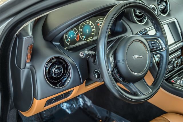 Used 2017 Jaguar XJ L Portfolio image 28