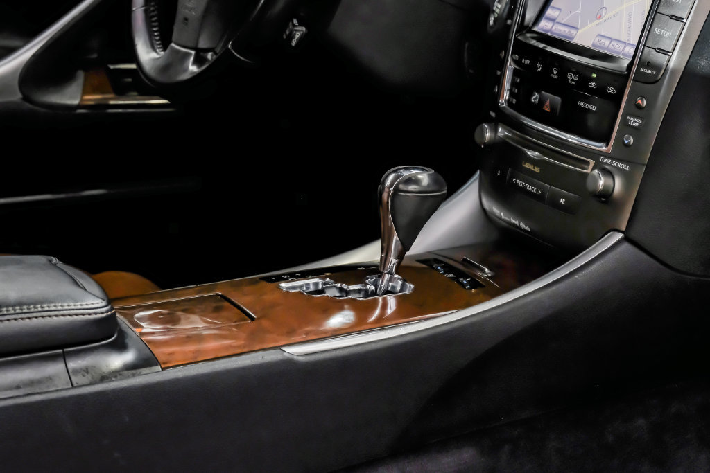 Used 2013 Lexus IS 250C w/ Luxury Pkg RWD image 34