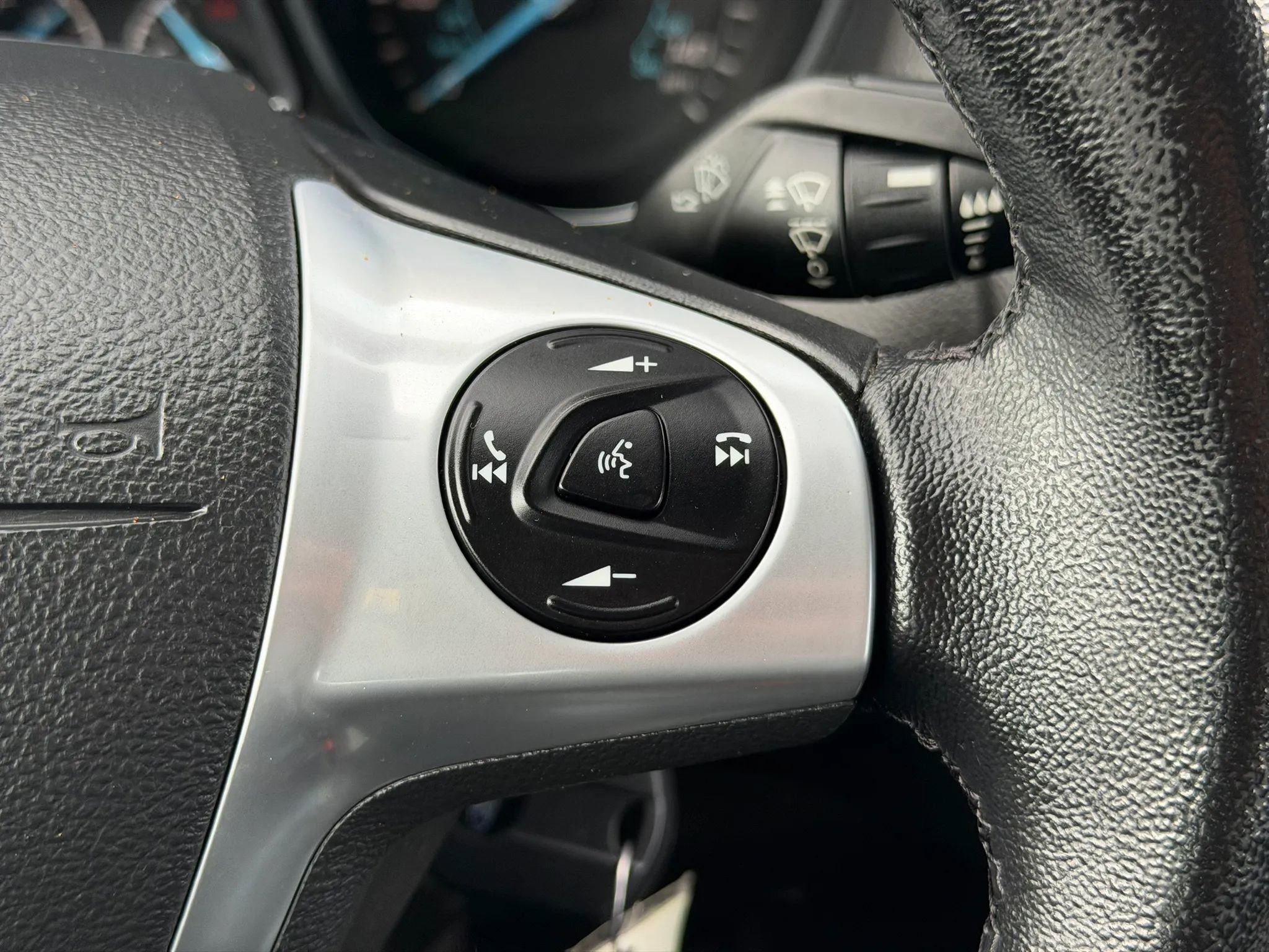 Used 2014 Ford Focus SE w/ SE Sport Package image 30