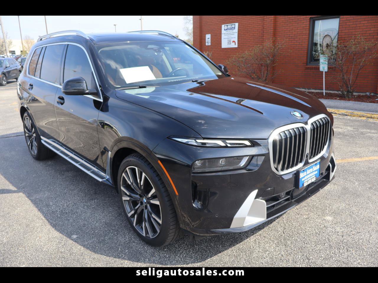 Used 2023 BMW X7 xDrive40i w/ Premium Package image 1