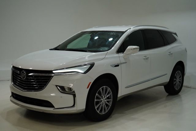 Used 2024 Buick Enclave Premium image 3