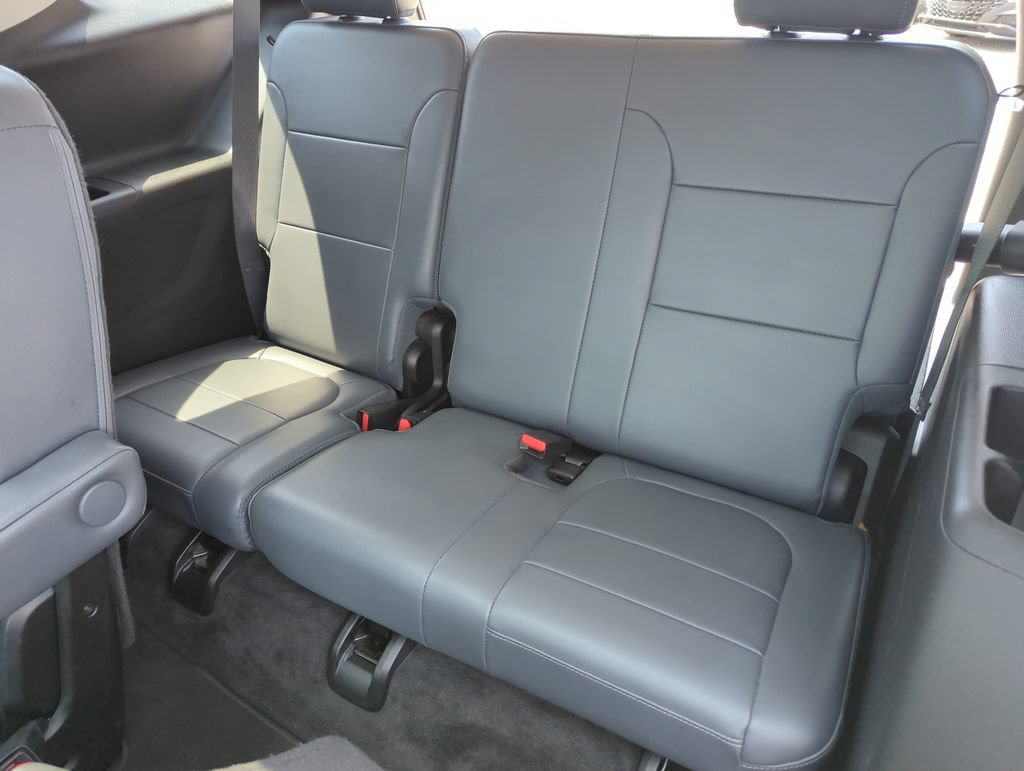 Used 2019 Chevrolet Traverse Premier w/ Driver Confidence II Package FWD image 33