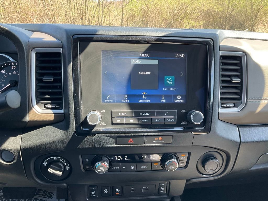 Used 2022 Nissan Frontier SV image 3