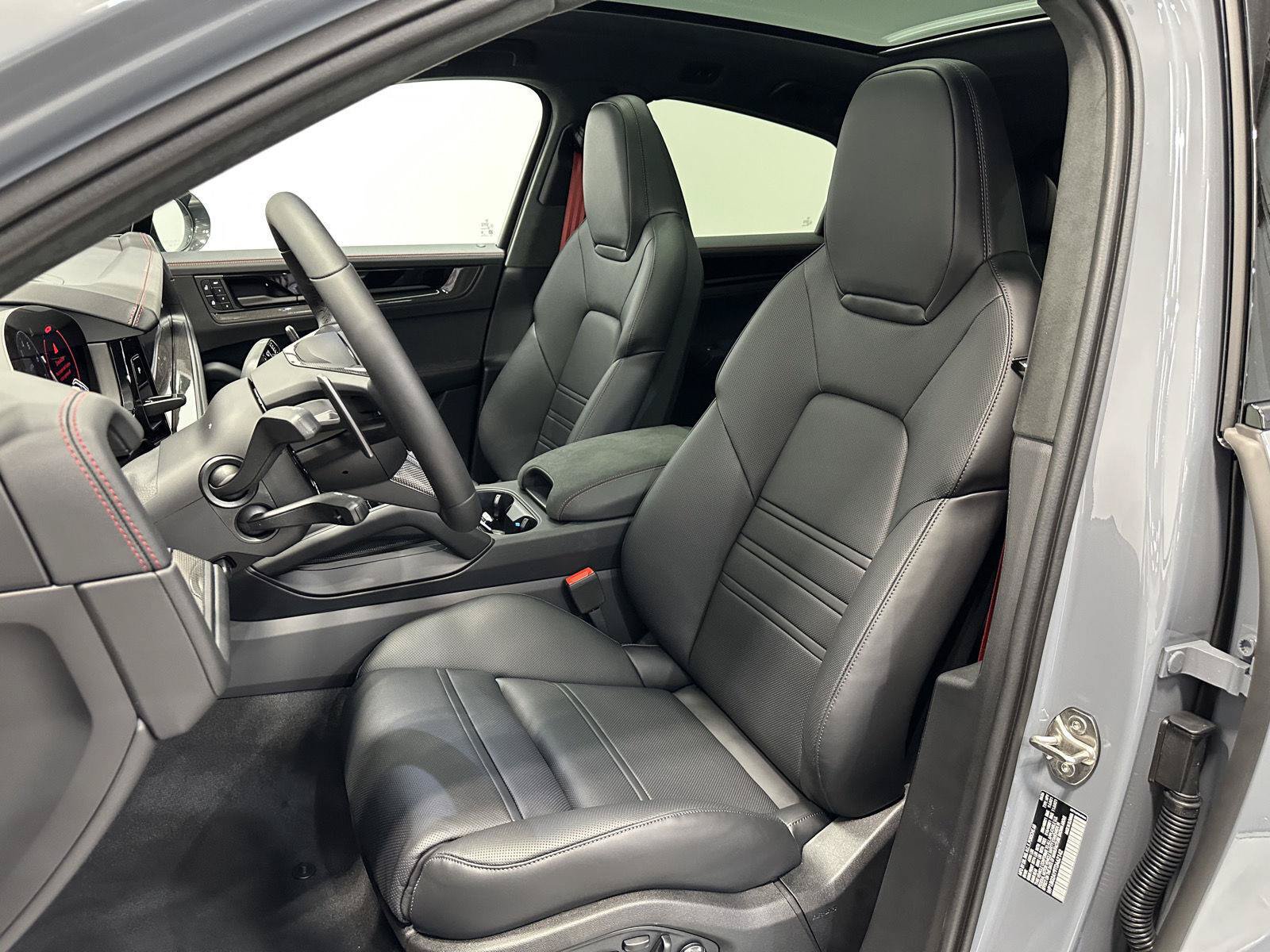 New 2026 Porsche Cayenne GTS AWD/4WD image 5