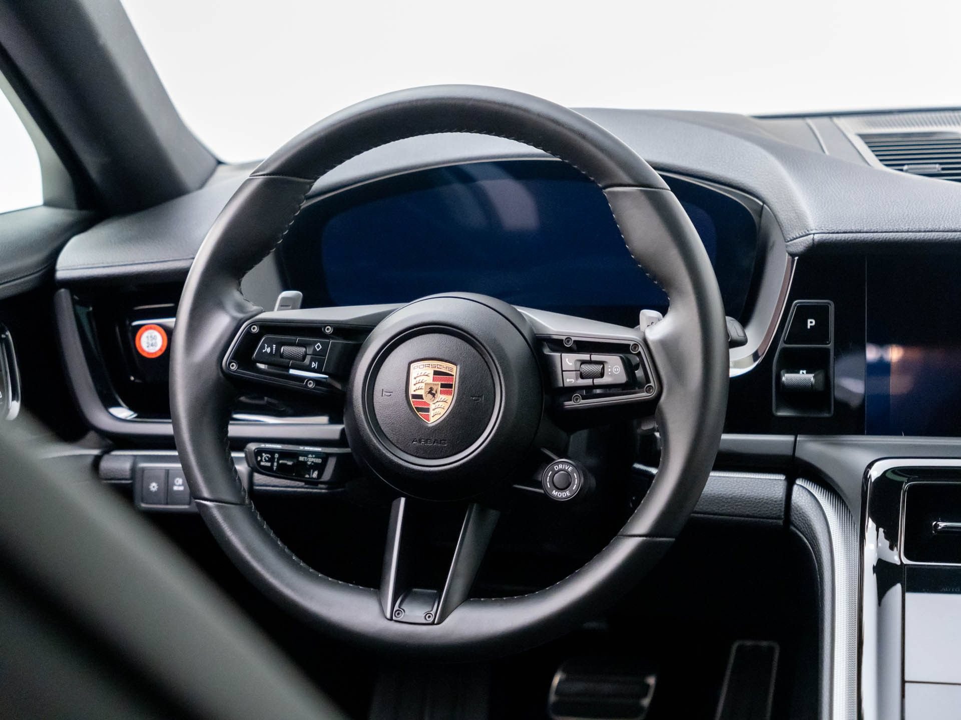 Certified 2025 Porsche Panamera 4 AWD/4WD image 12