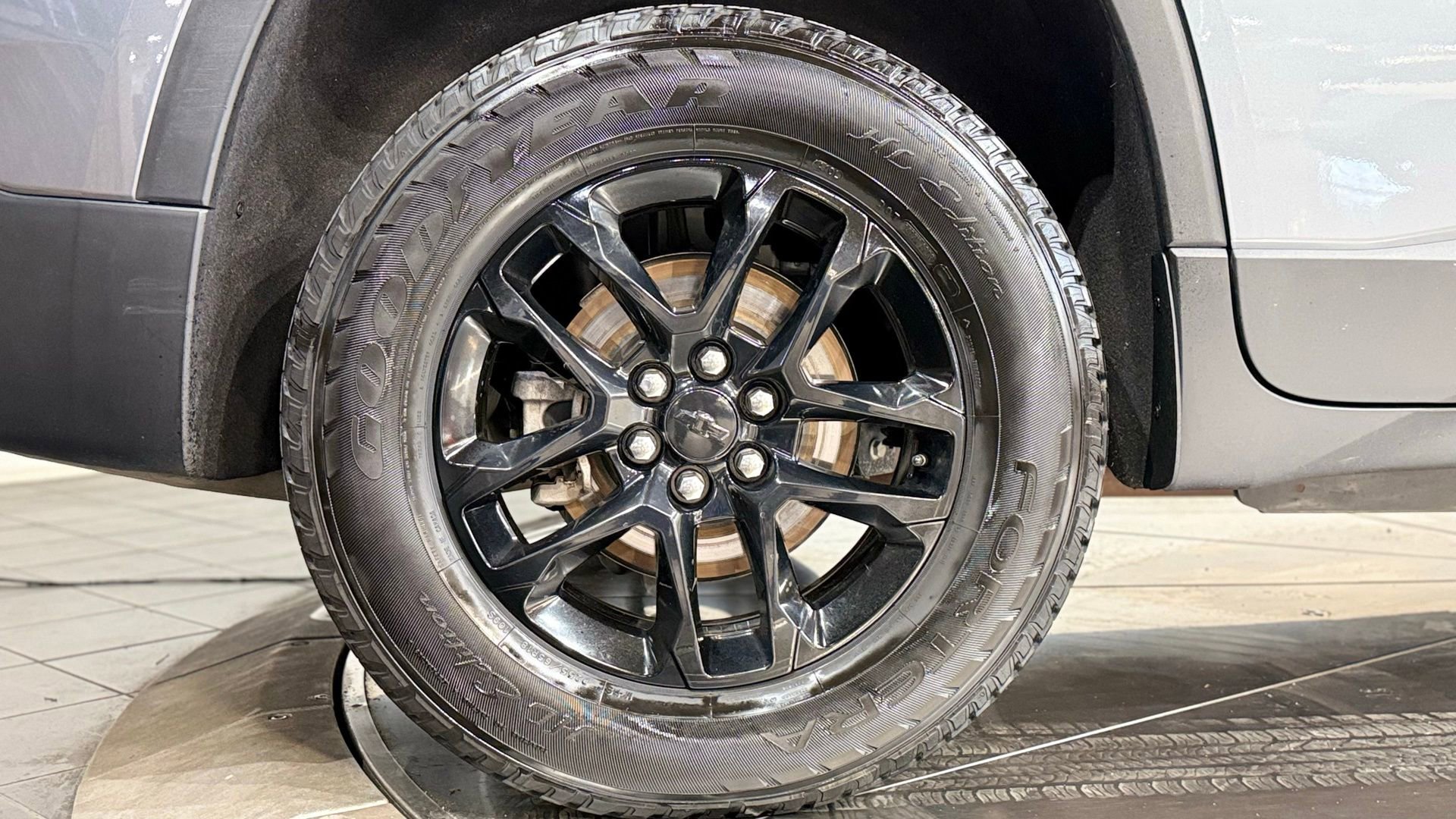 Used 2020 Chevrolet Traverse LT image 20