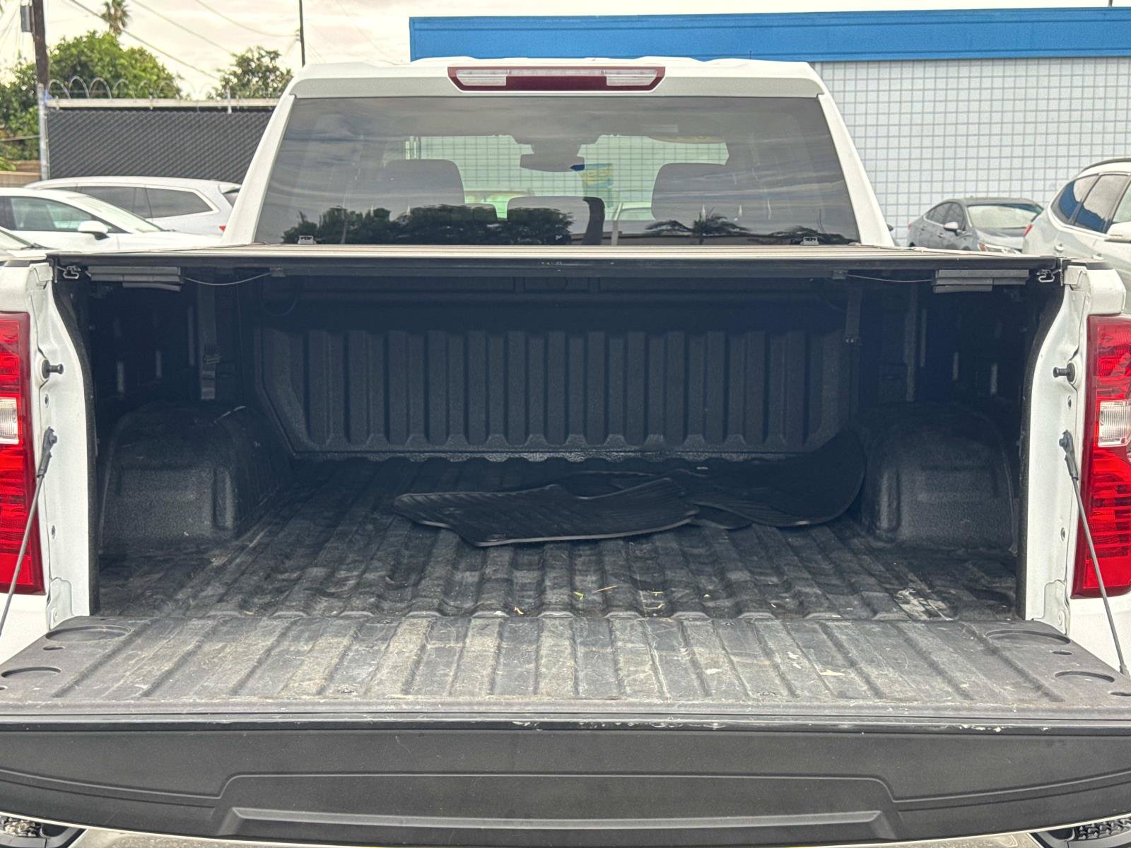 Used 2022 Chevrolet Silverado 1500 LT AWD/4WD image 28