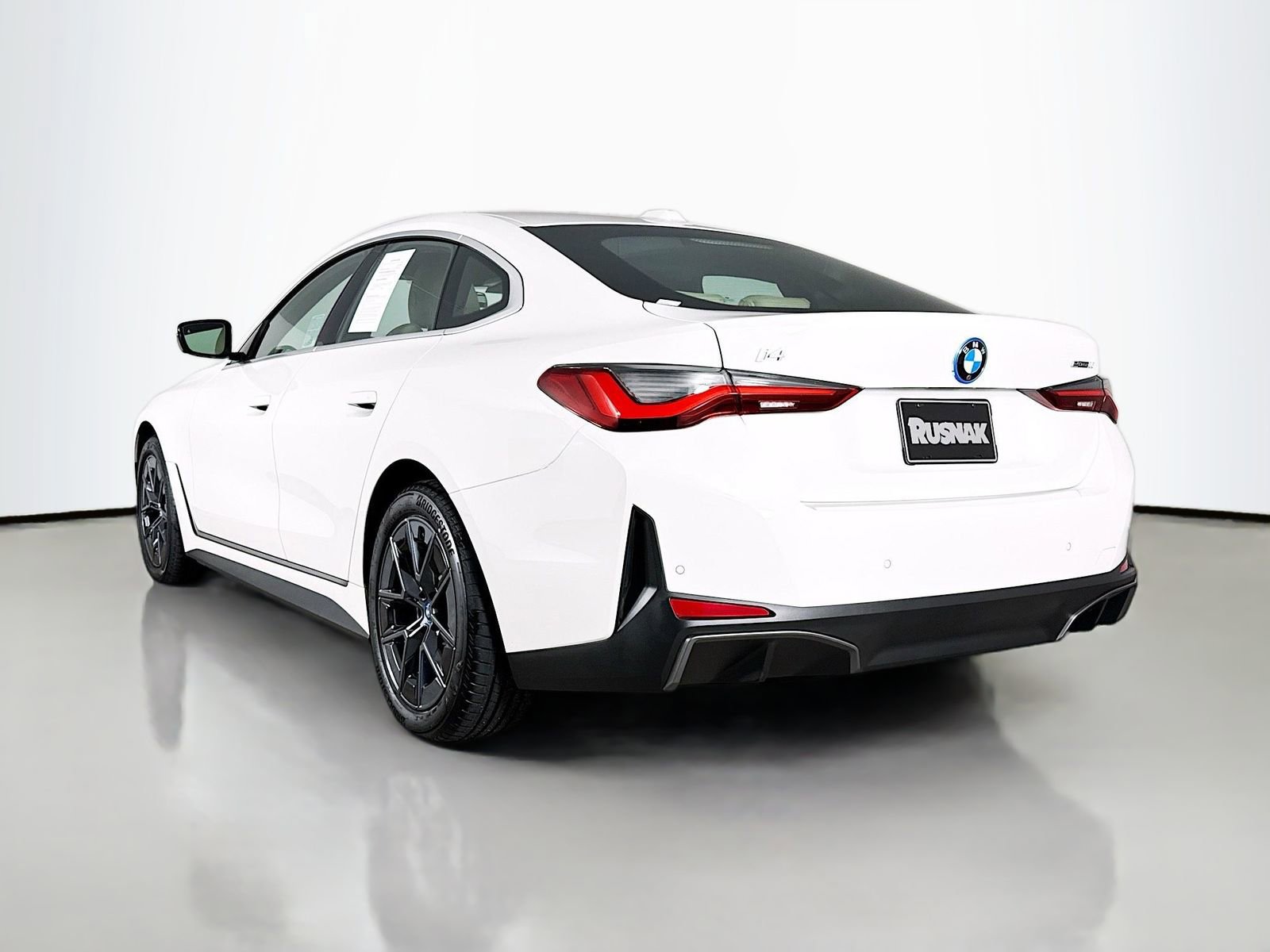 Certified 2024 BMW i4 eDrive35 w/ Convenience Package image 5